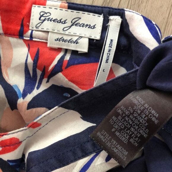 Guess Jeans Silk Navy Tropical Orchid Floral 4th of July Top - Picture 8 of 8